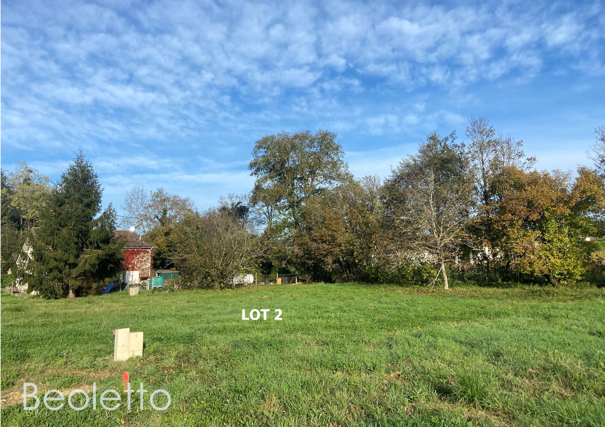 Hameau du Verger lot 2, terrain à bâtir, grand terrain pas cher, terrain plat à vendre, saint andré de cubzac, terrain en lotissement, terrain viabilisé, petit lotissement, terrain à vendre autour de moi